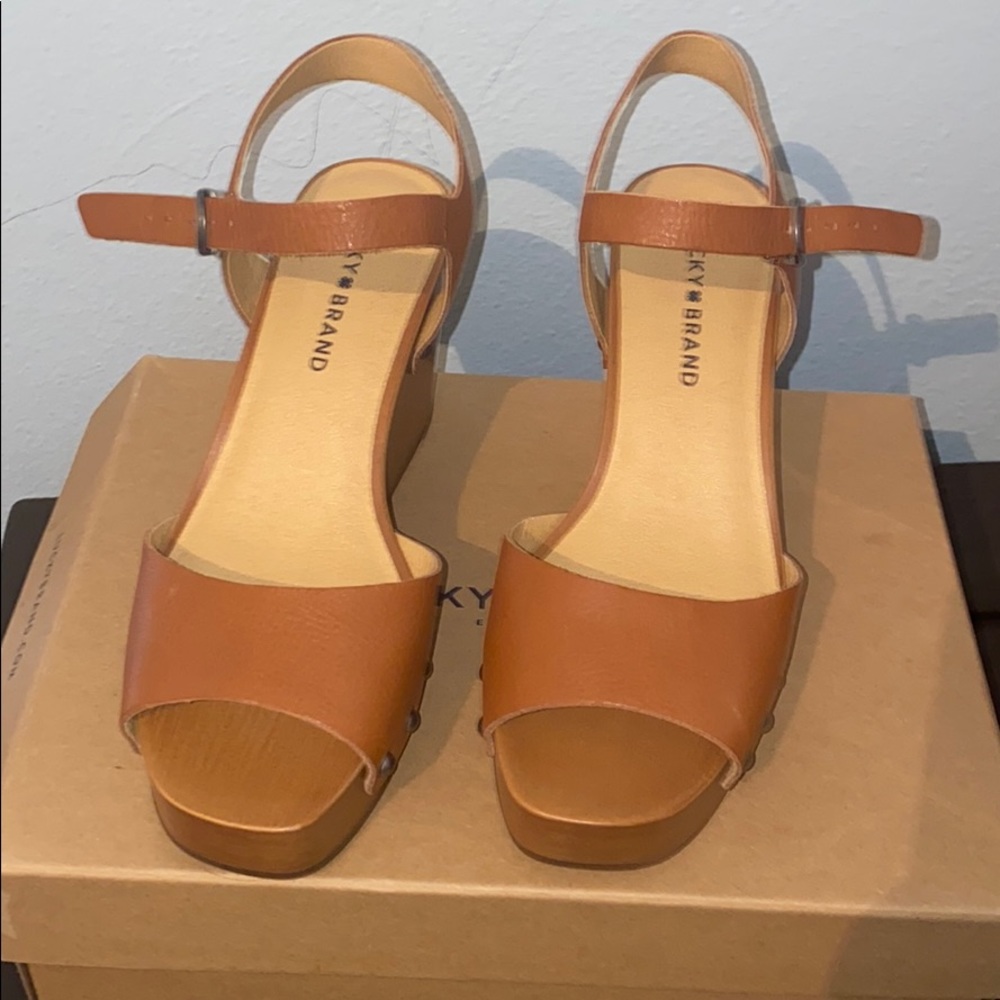 Lucky brand wedges size 6.5